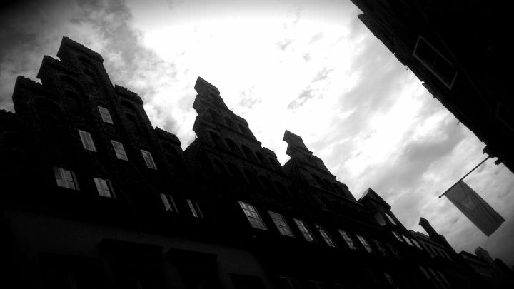Roofs anywhere in Lübeck