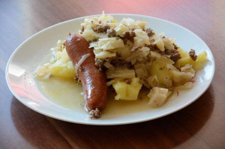 potatoes with cabbage and sausage